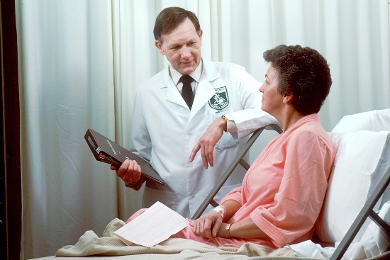 Be cooperatively with emergency room staff