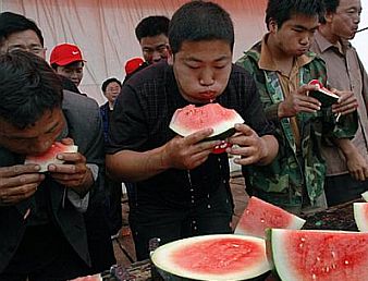 eating fruits 64