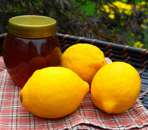 9 Best naturopathic medicines to treat hyper pigmentation honey image title dqjgk
