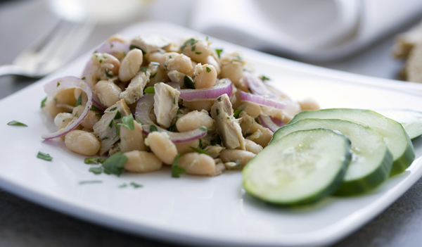 Tuna and bean salad lunch